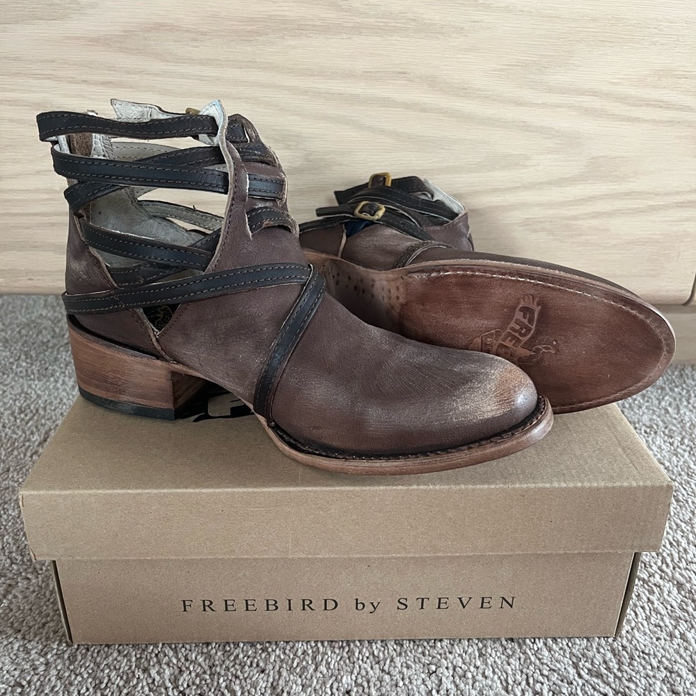 FREEBIRD by Steven- STAIR Brown Distressed Ankle Boots (never worn) Size 8.0